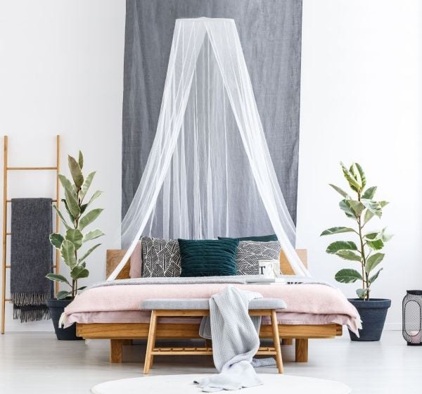Moskitonetz ohne Bohren an der Decke