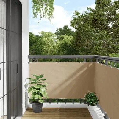 Balkon mit Sichtschutz am Geländer