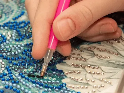 Diamond Painting: Steine mit dem Stift setzen