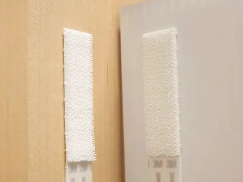 Ablösbare Klebestreifen für die Wand und die Rückseite eines Bilderrahmens