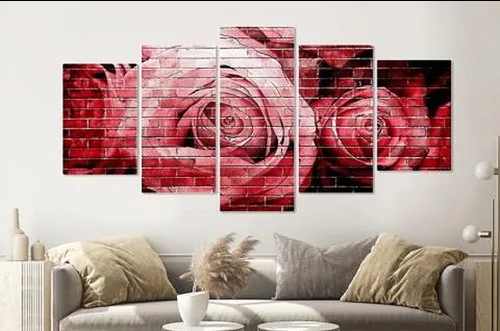 Mehrteiliges Leinwandbild über dem Sofa