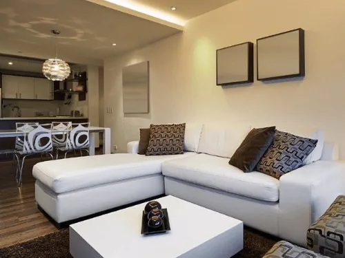 Wohnzimmer mit Deckenleuchte